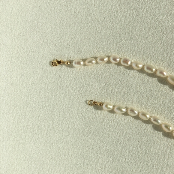 Handmade Real Pearl Necklace with Gold-Filled Clasp – Timeless Elegance - Picture 3 of 6